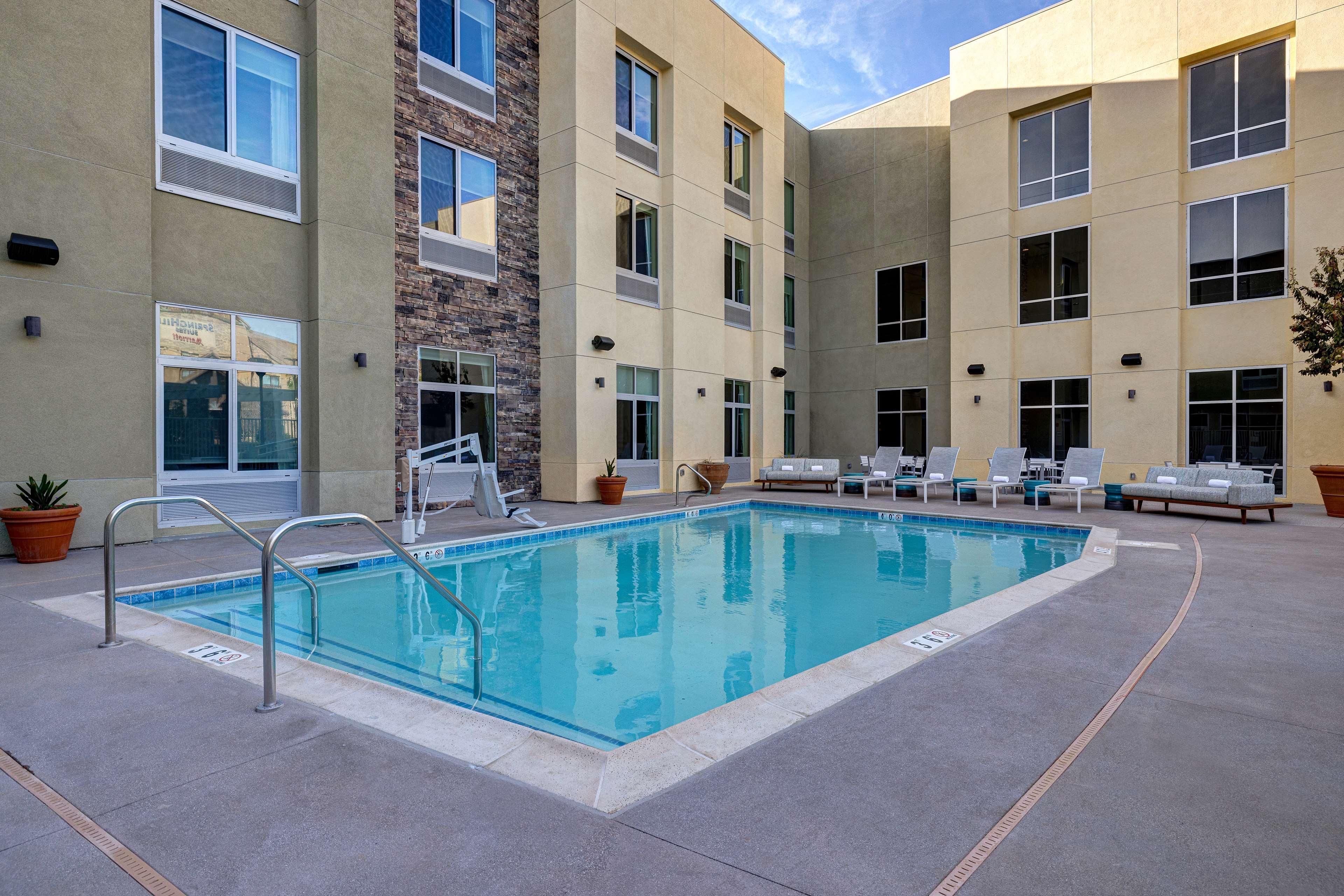 Hilton Garden Inn Temecula Exterior photo
