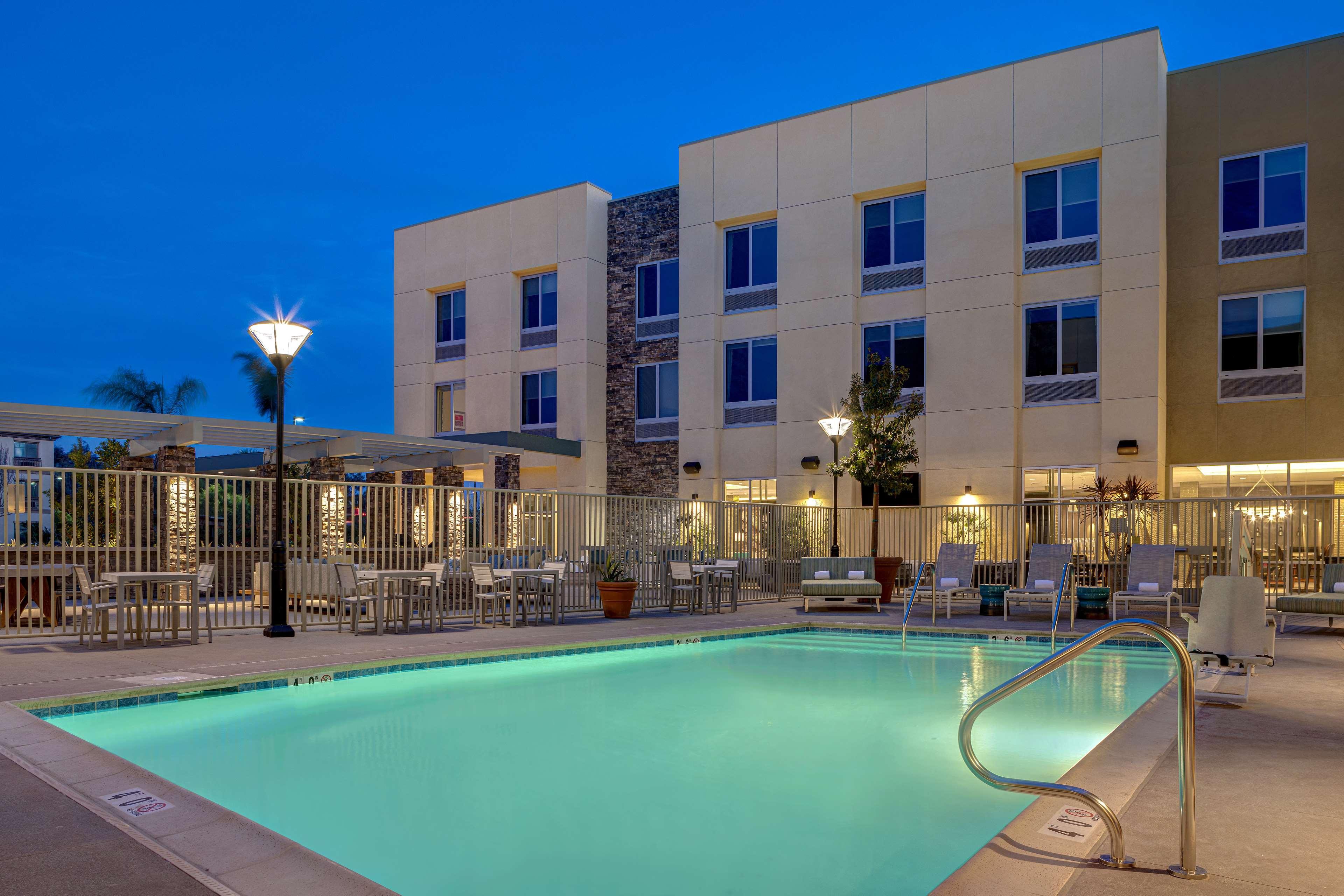 Hilton Garden Inn Temecula Exterior photo
