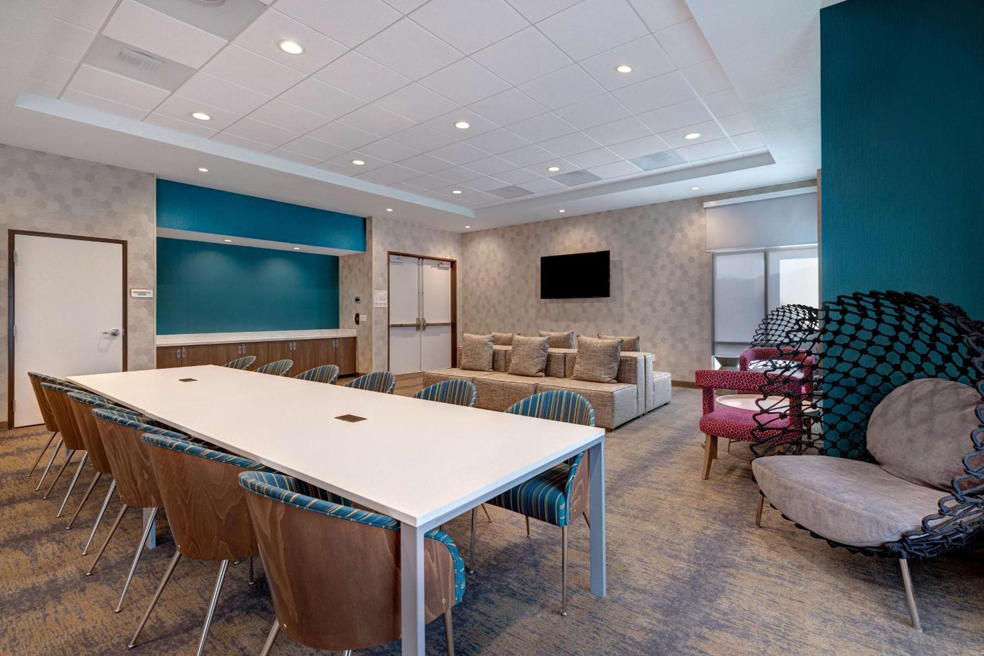 Hilton Garden Inn Temecula Exterior photo