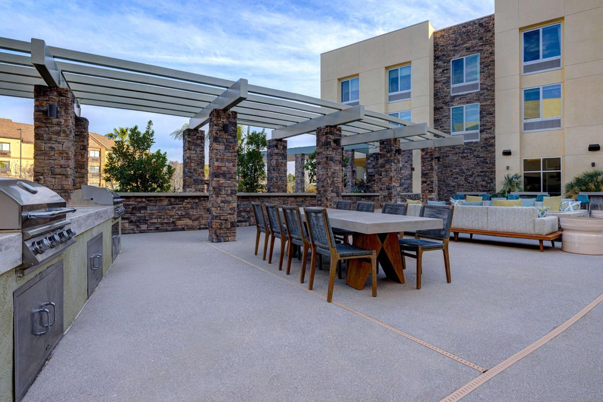 Hilton Garden Inn Temecula Exterior photo
